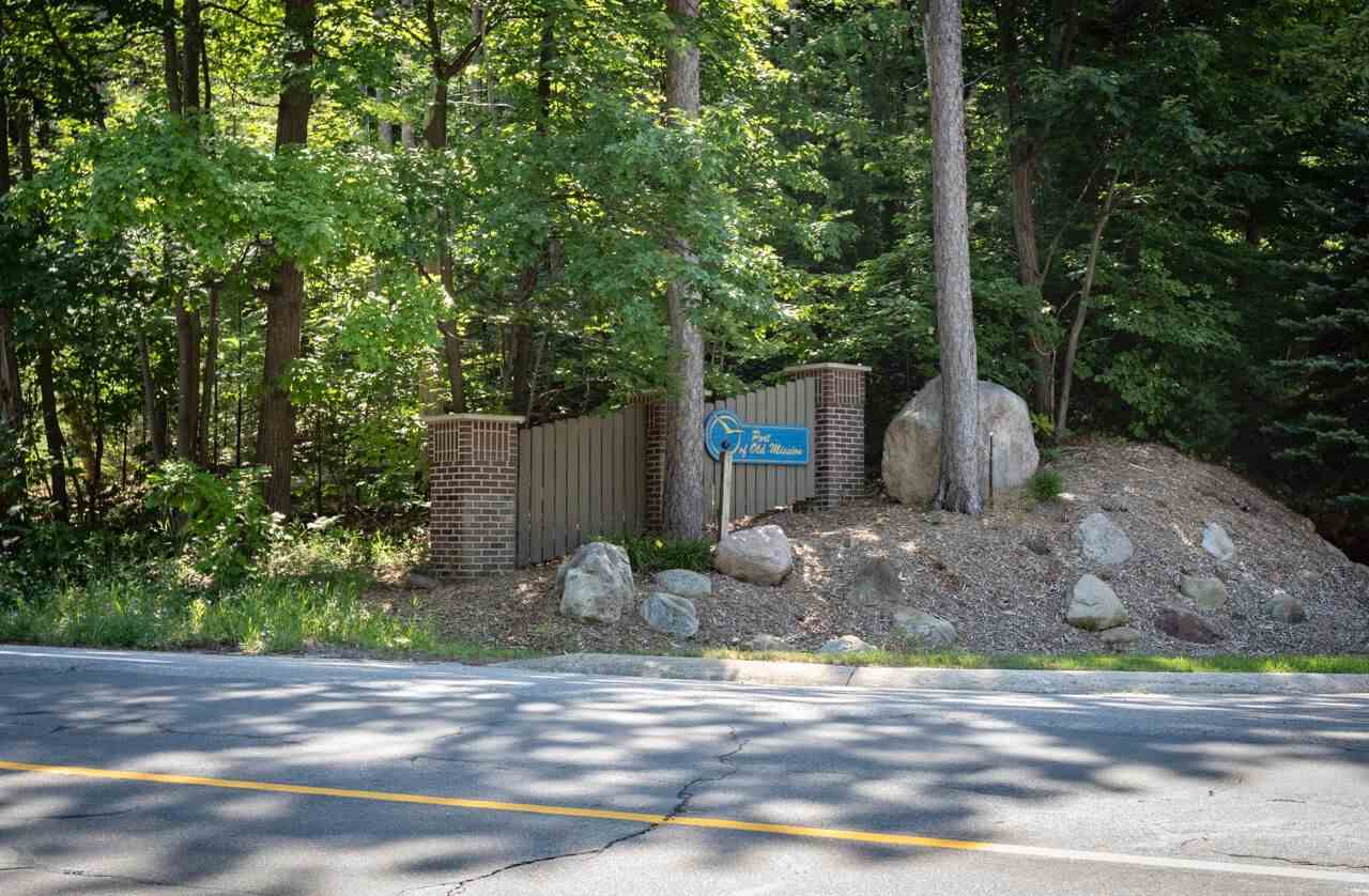 6448 Mission Ridge Traverse City, MI 49686 - Photo 26 of 26 1864616-25.JPG