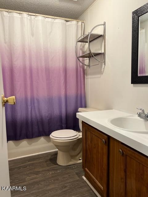 5709 Roberts Road Corryton, TN 37721 - Photo 11 of 24 11 - Hall Bath