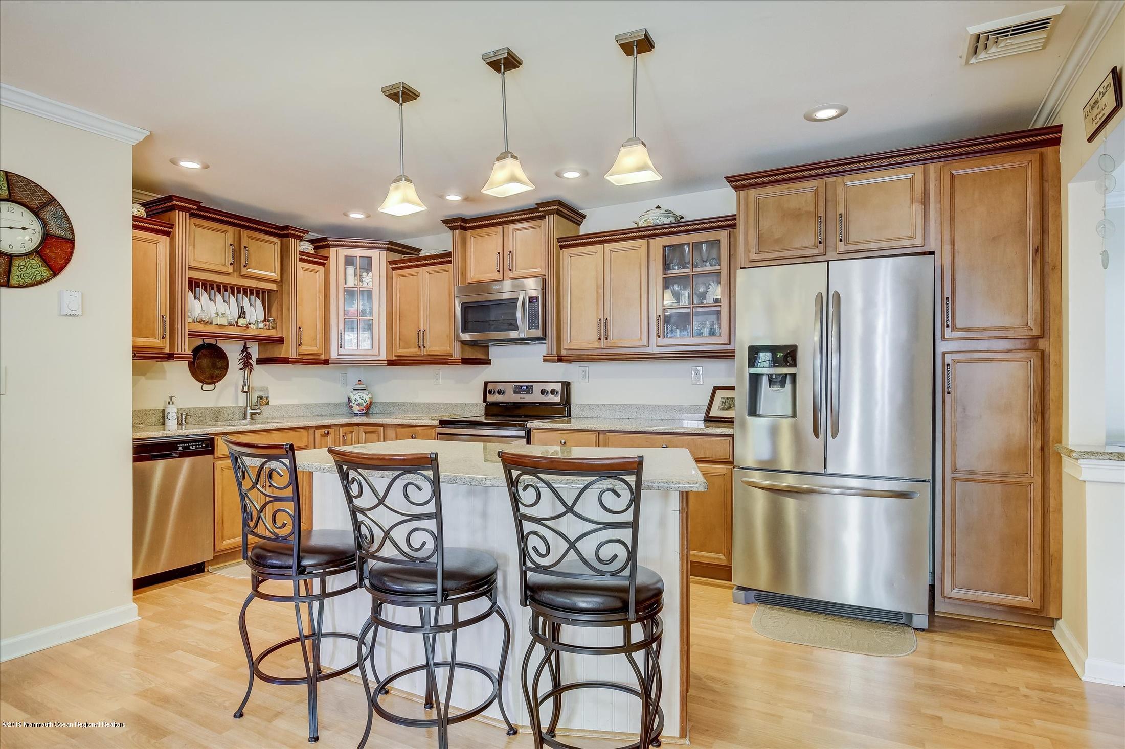35 D Zacatin Road, Unit 1000 Freehold, NJ 07728 - Photo 1 of 16 09-Kitchen