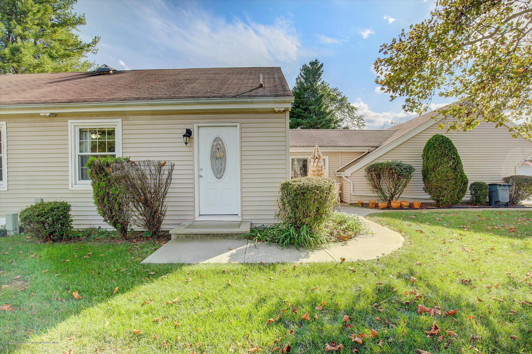 35 D Zacatin Road, Unit 1000 Freehold, NJ 07728 - Photo 11 of 16 02-Front of Home