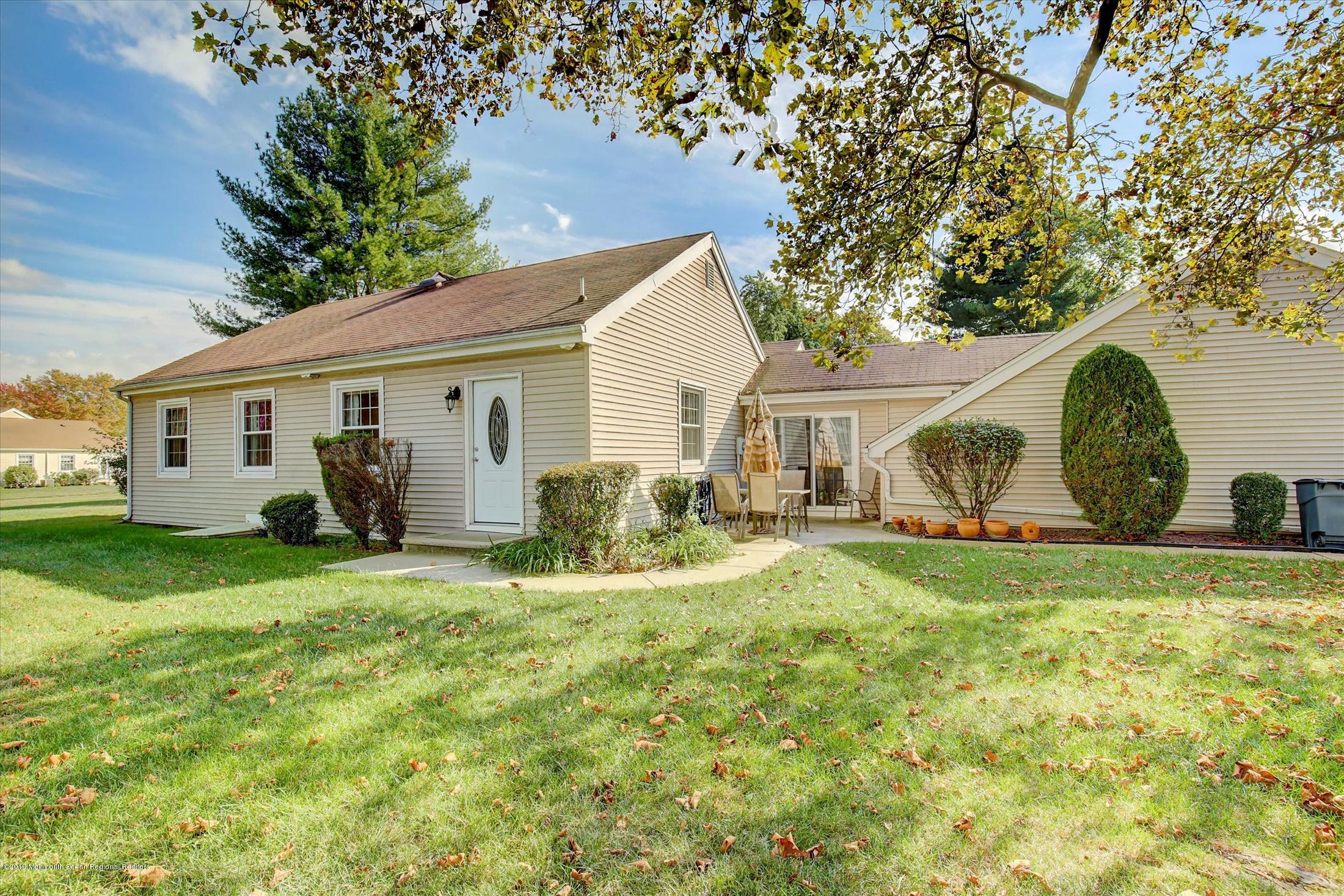 35 D Zacatin Road, Unit 1000 Freehold, NJ 07728 - Photo 12 of 16 01-Front of Home