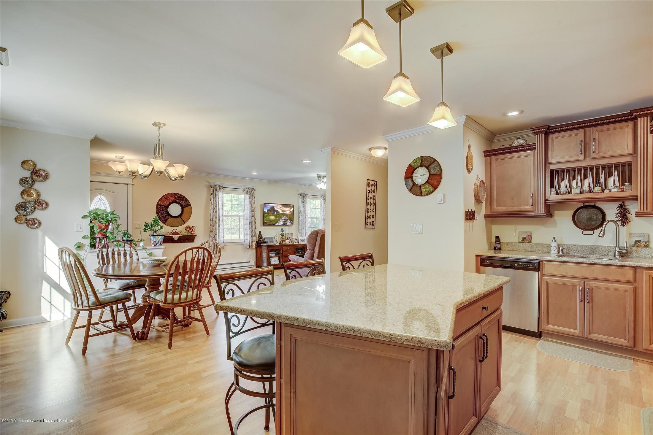 35 D Zacatin Road, Unit 1000 Freehold, NJ 07728 - Photo 3 of 16 13-Kitchen