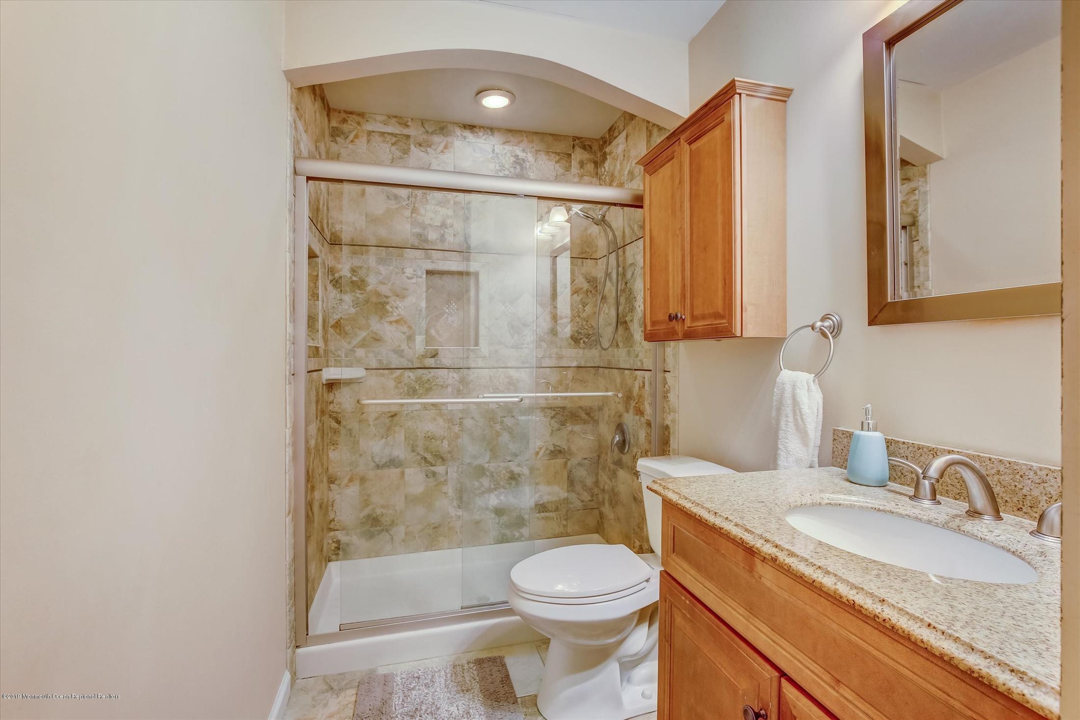 35 D Zacatin Road, Unit 1000 Freehold, NJ 07728 - Photo 8 of 16 21-JKP_6838_39_40_41_42