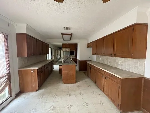 $64,900 | 8696 Highway 169, Mooringsport, LA 71060