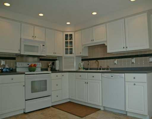 211 Ridgeview Drive Wexford, PA 15090 - Photo 4 of 8 Kitchen.