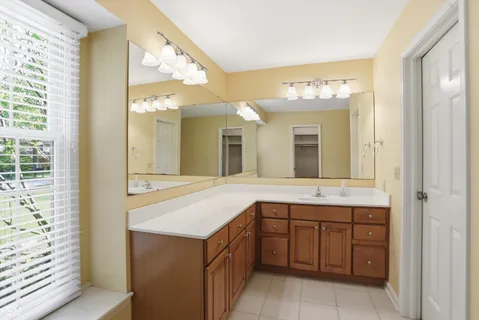 $635,000 | 625 Eagle Creek Circle, Zionsville, IN 46077