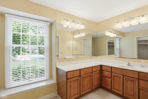 $635,000 | 625 Eagle Creek Circle, Zionsville, IN 46077