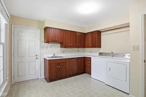 $635,000 | 625 Eagle Creek Circle, Zionsville, IN 46077