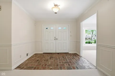 $635,000 | 625 Eagle Creek Circle, Zionsville, IN 46077