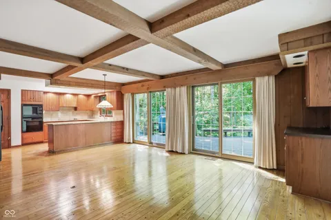 $635,000 | 625 Eagle Creek Circle, Zionsville, IN 46077