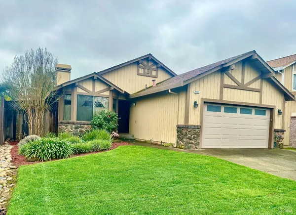 $709,990 | 10845 Rio Ruso Drive, Windsor, CA 95492