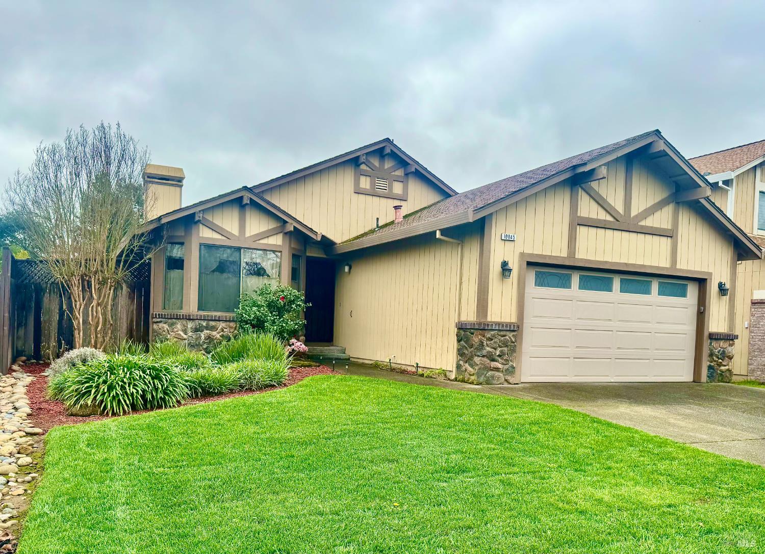 10845 Rio Ruso Drive Windsor, CA 95492 - Photo 1 of 29