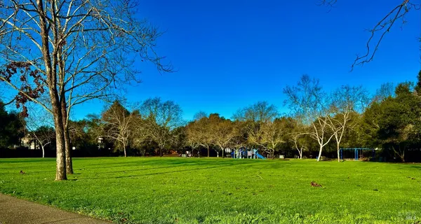 $709,990 | 10845 Rio Ruso Drive, Windsor, CA 95492