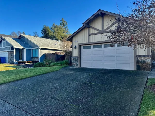 $749,975 | 10845 Rio Ruso Drive, Windsor, CA 95492