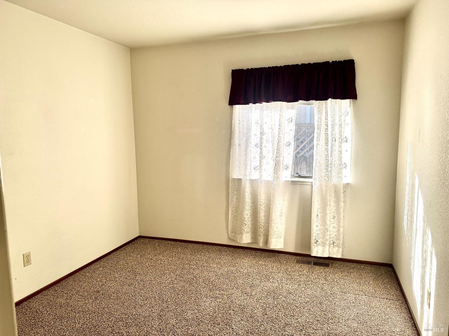 10845 Rio Ruso Drive Windsor, CA 95492 - Photo 23 of 30 3rd Bedroom