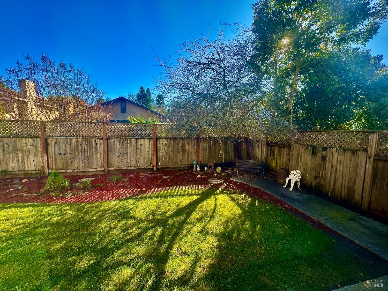 10845 Rio Ruso Drive Windsor, CA 95492 - Photo 24 of 30 Private Tree Lined Backyard
