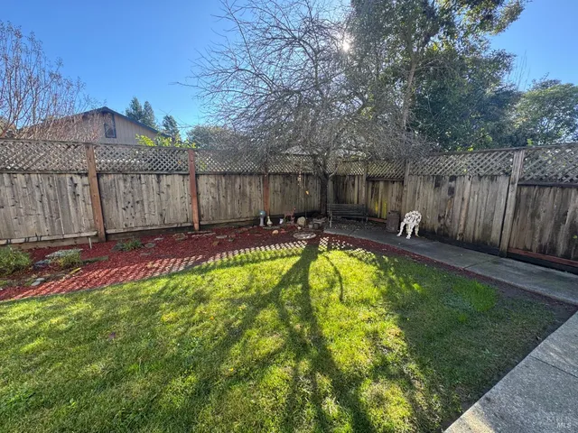 $749,975 | 10845 Rio Ruso Drive, Windsor, CA 95492
