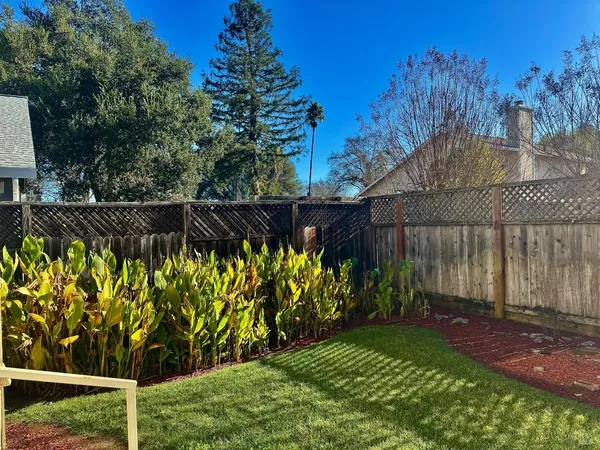 $709,990 | 10845 Rio Ruso Drive, Windsor, CA 95492