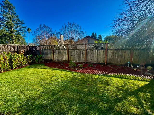 $749,975 | 10845 Rio Ruso Drive, Windsor, CA 95492