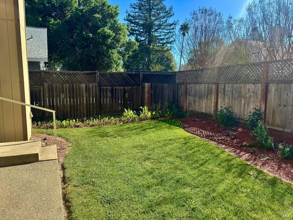 $709,990 | 10845 Rio Ruso Drive, Windsor, CA 95492