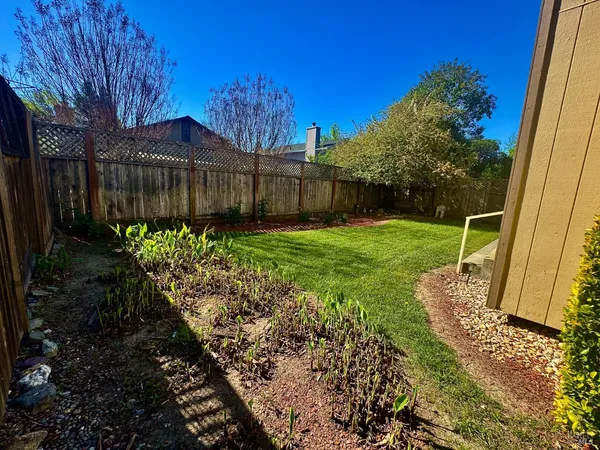 $709,990 | 10845 Rio Ruso Drive, Windsor, CA 95492