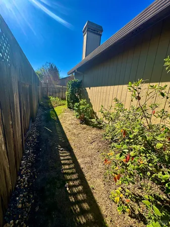 $709,990 | 10845 Rio Ruso Drive, Windsor, CA 95492