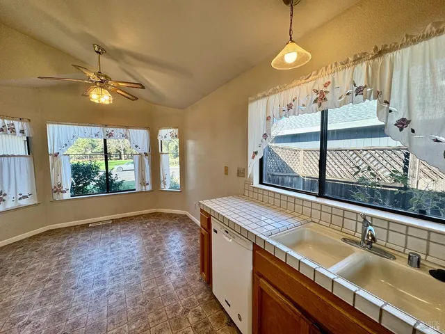 $749,975 | 10845 Rio Ruso Drive, Windsor, CA 95492