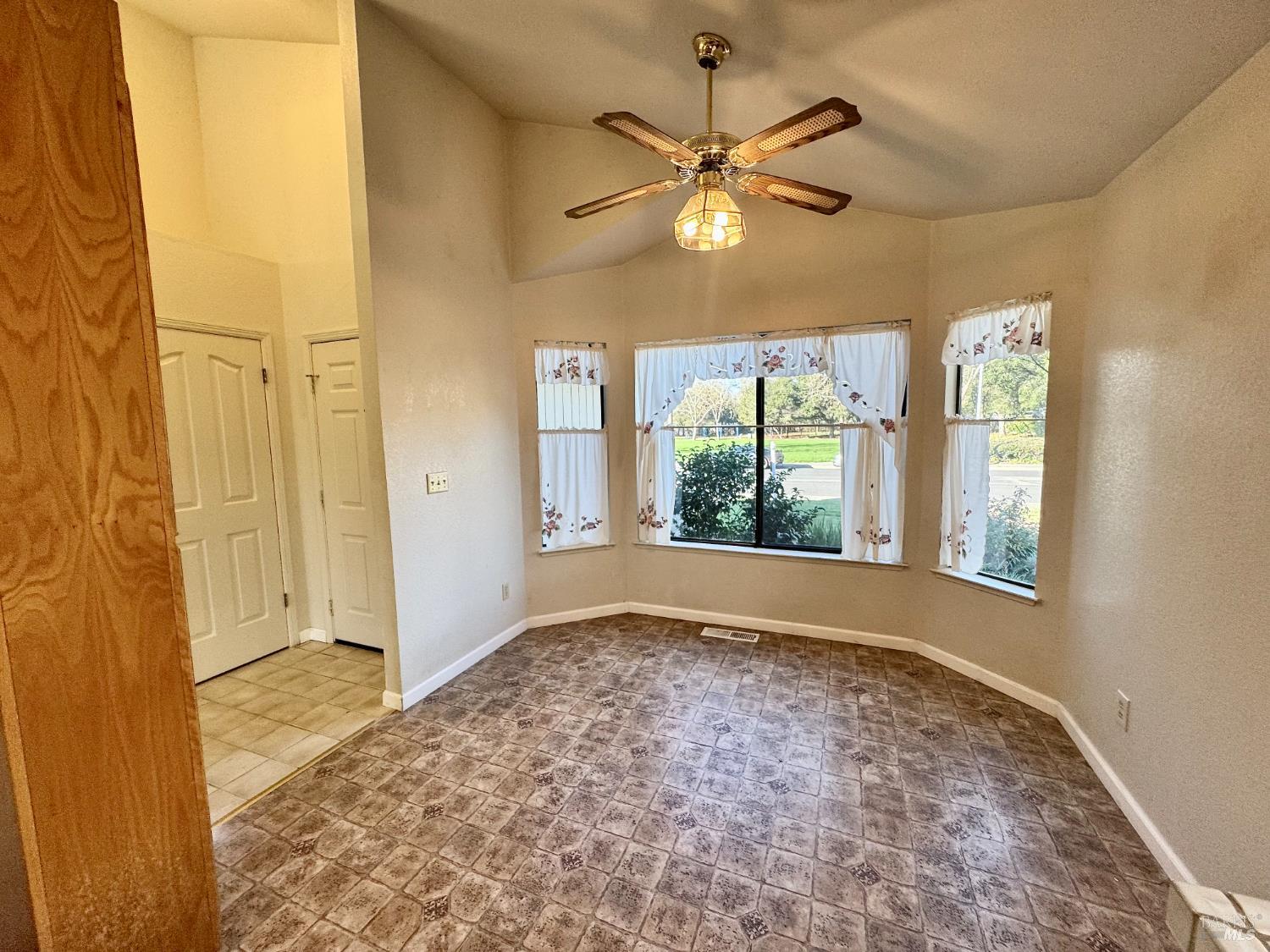 10845 Rio Ruso Drive Windsor, CA 95492 - Photo 10 of 30