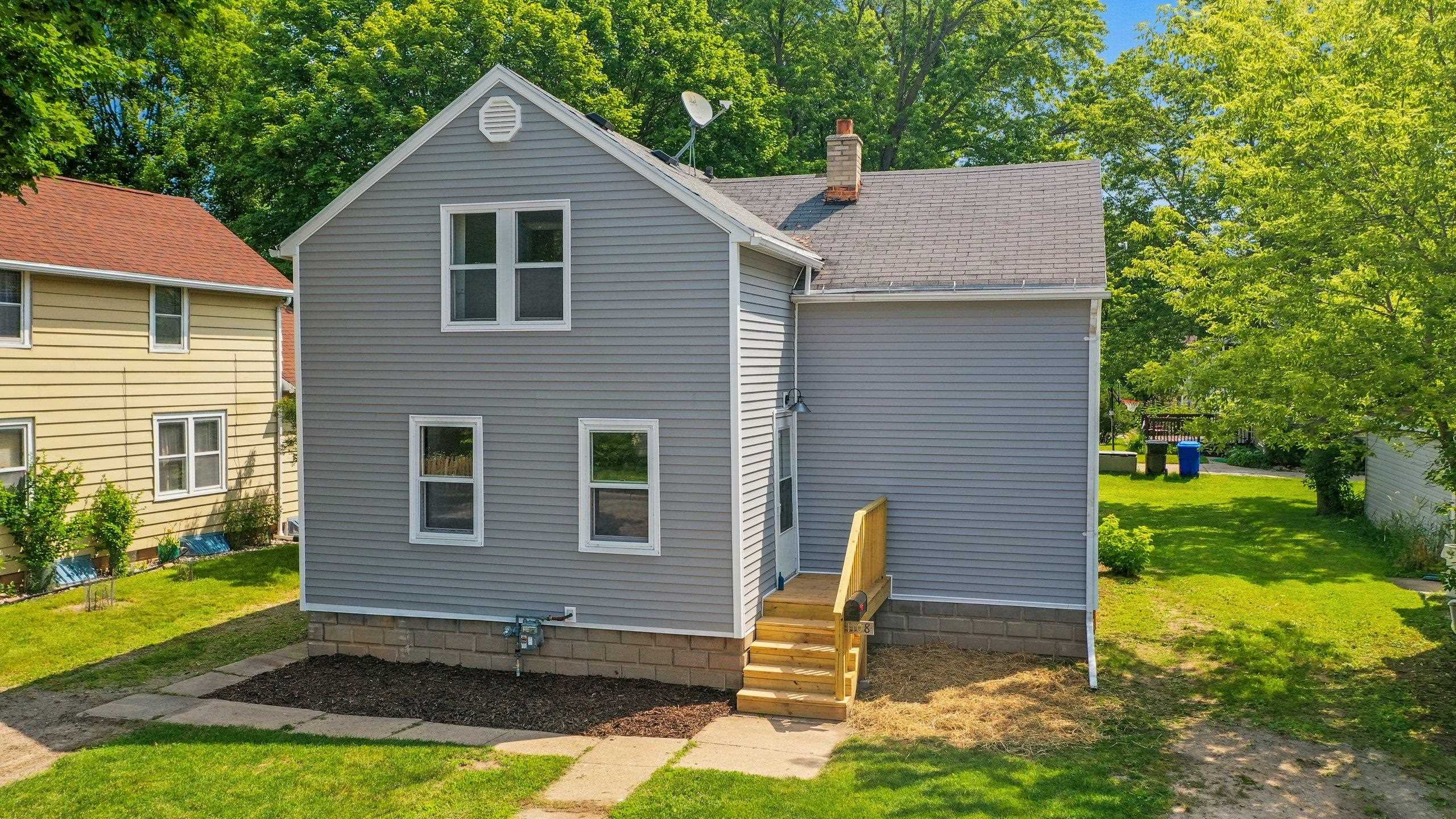 1108 North Linwood Avenue Appleton, WI 54914 - Photo 1 of 1 Gallery Image 1