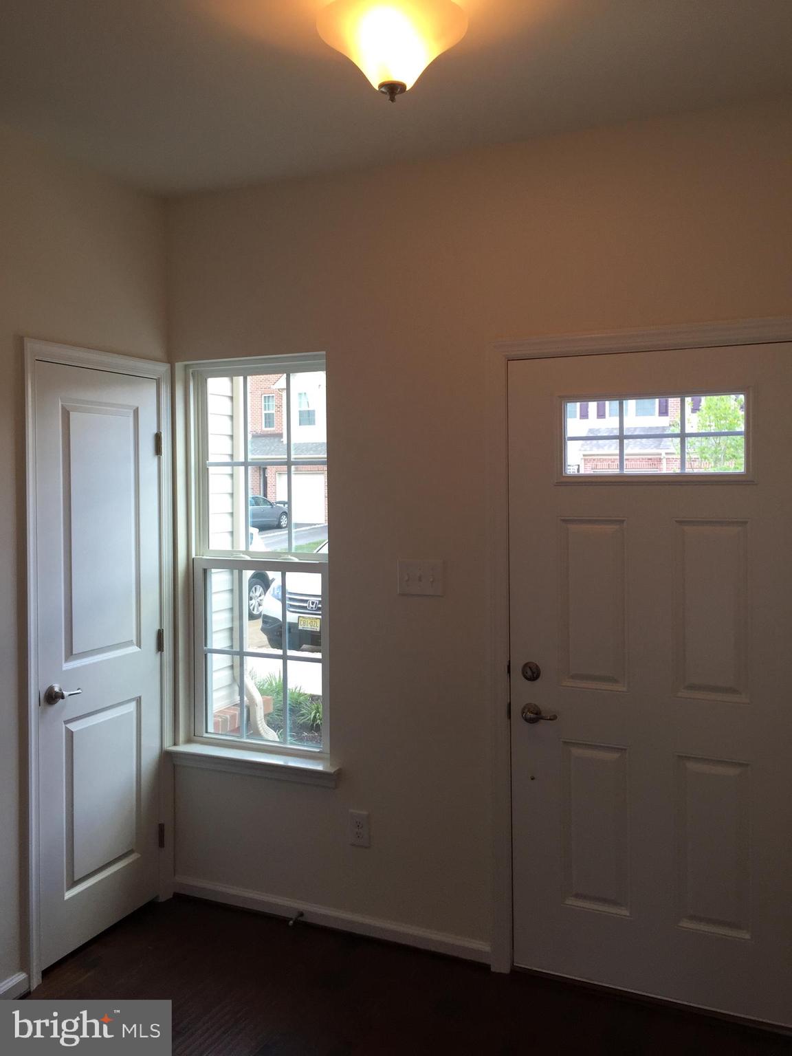 74 Sundance Drive Hamilton, NJ 08619 - Photo 2 of 15 Foyer