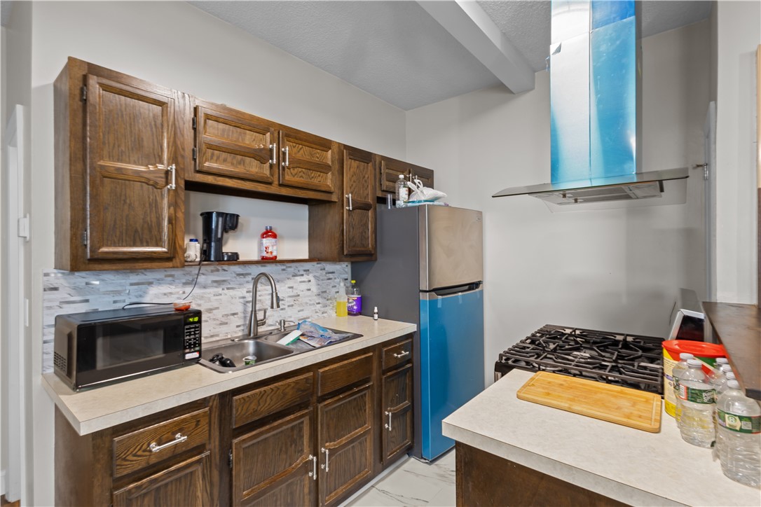 129 Academy Avenue Providence, RI 02908 - Photo 35 of 49
