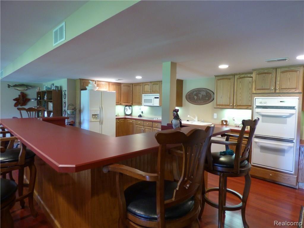 8345 Linden Road Fenton, MI 48430 - Photo 23 of 29 P1020390.JPG