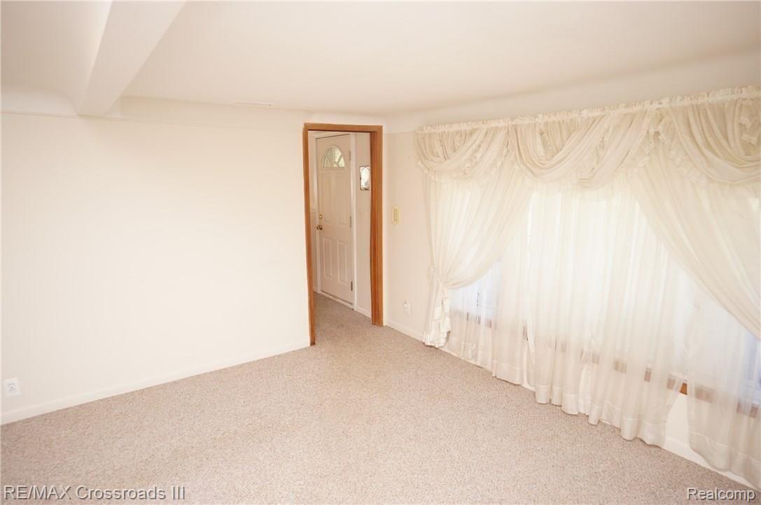21775 Sherwood Road Belleville, MI 48111 - Photo 16 of 20 DSC01549.JPG