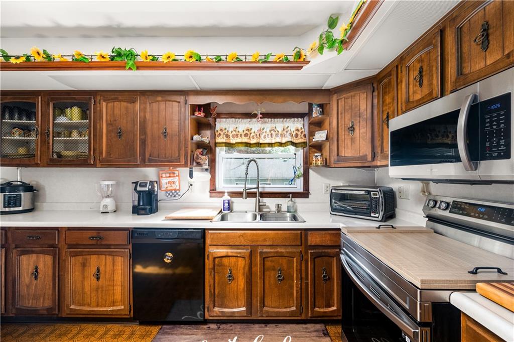 1560 Westerman Road Hermitage, PA 16148 - Photo 10 of 29 Gallery Image 10