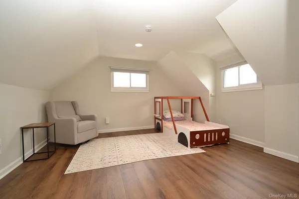 $729,000 | 7 Katherine Place, Oakdale, NY 11769