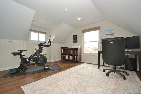 $729,000 | 7 Katherine Place, Oakdale, NY 11769