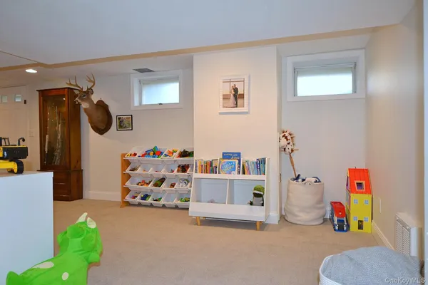 $729,000 | 7 Katherine Place, Oakdale, NY 11769