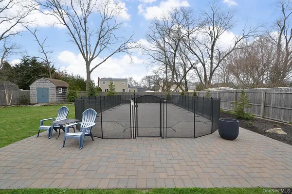 $729,000 | 7 Katherine Place, Oakdale, NY 11769