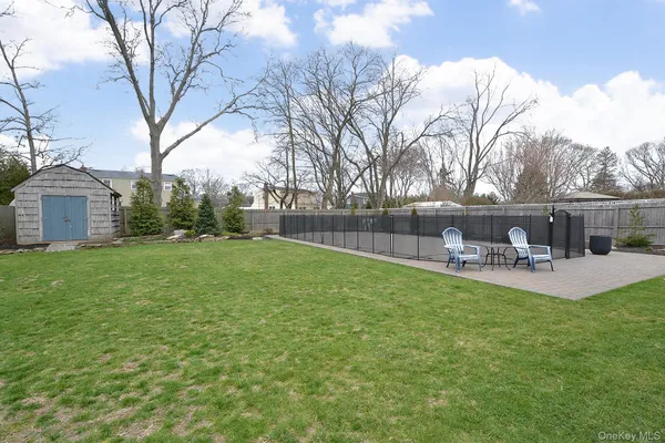 $729,000 | 7 Katherine Place, Oakdale, NY 11769