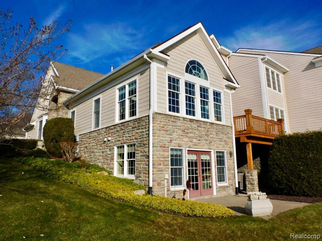 24907 Reeds Pointe Drive Novi, MI 48374 - Photo 2 of 35