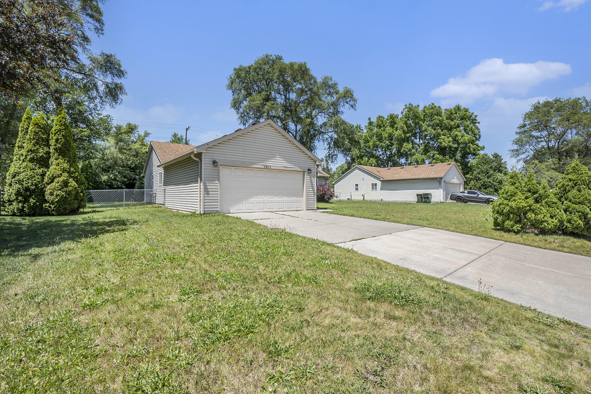 46317 Dequindre Road Rochester Hills, MI 48307 - Photo 2 of 25 002_gf_00472_721