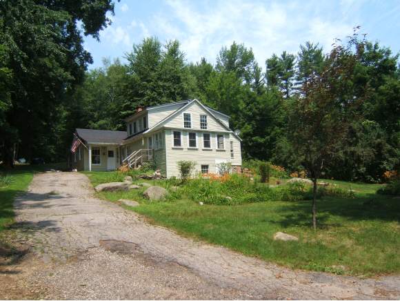 87 Chester Road Raymond, NH 03077 - Photo 1 of 1