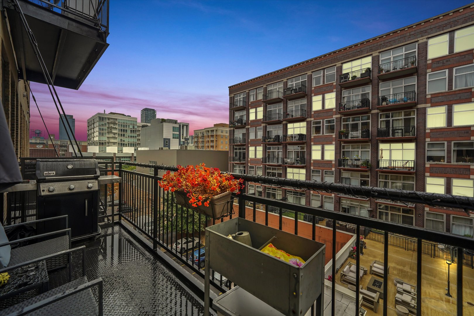 Undisclosed Address Chicago, IL 60607 - Photo 16 of 34 a view of a balcony with city view