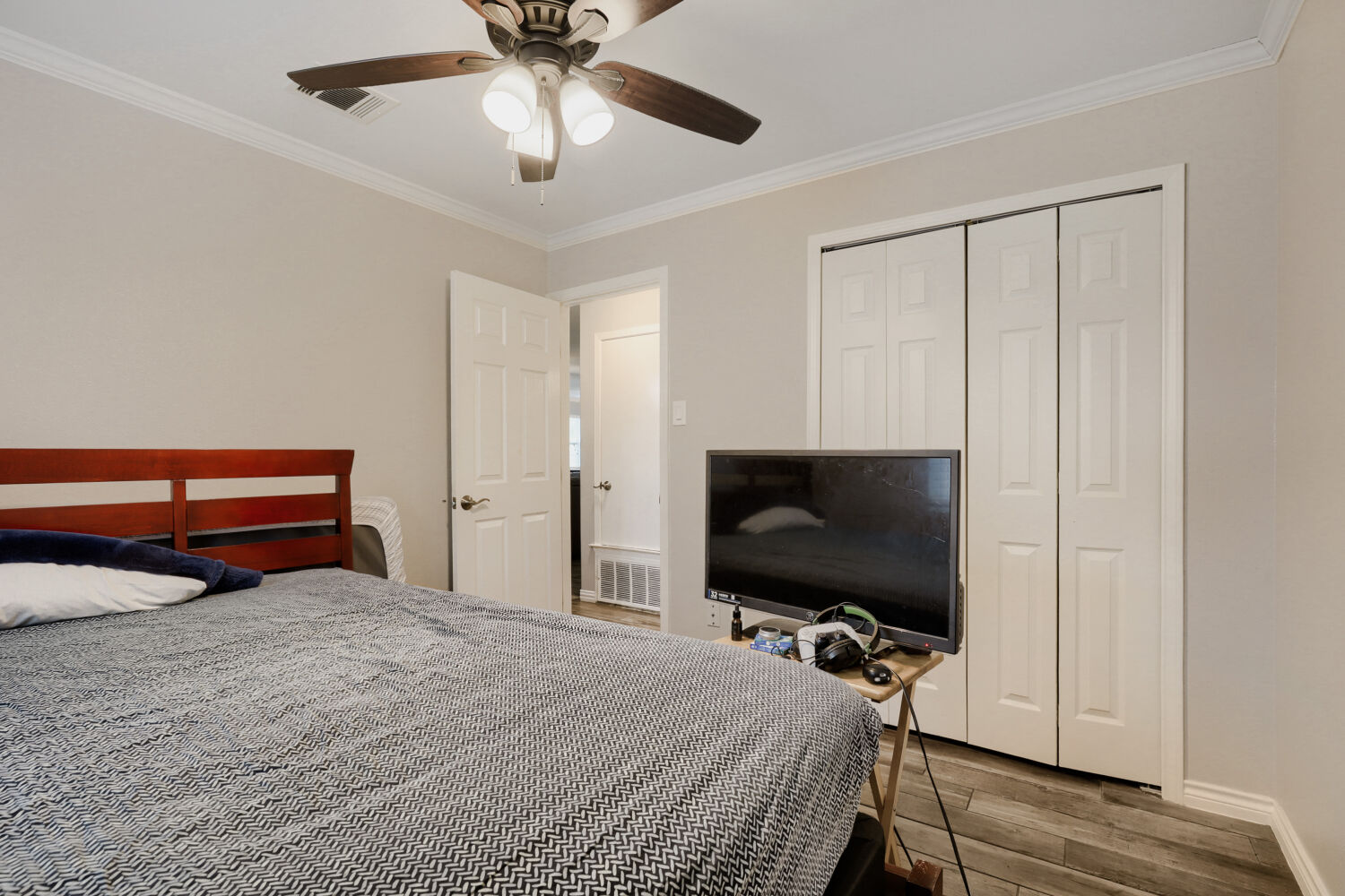 4801 Saguaro Road Austin, TX 78744 - Photo 14 of 25 Gallery Image 14