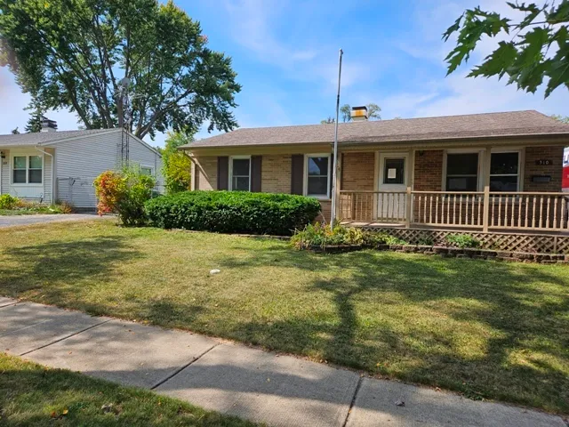 $342,000 | 310 Rosewood Avenue, Buffalo Grove, IL 60089