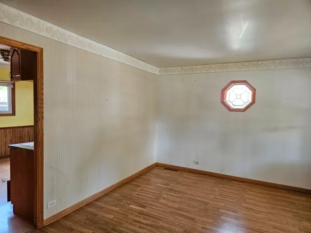 $342,000 | 310 Rosewood Avenue, Buffalo Grove, IL 60089