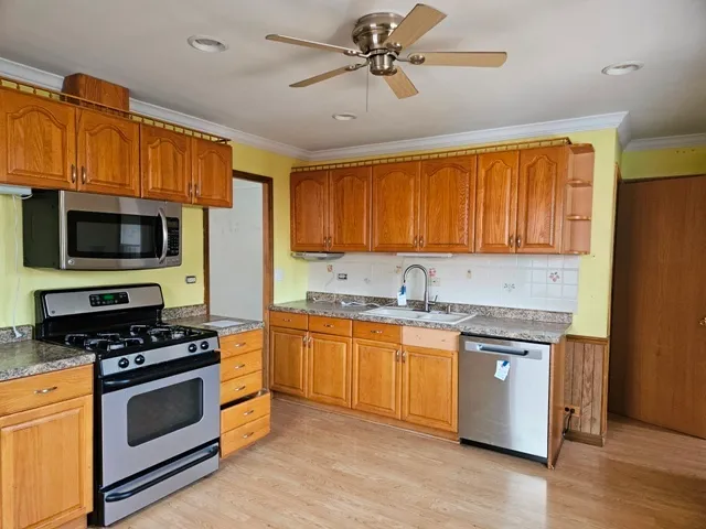 $342,000 | 310 Rosewood Avenue, Buffalo Grove, IL 60089