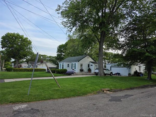 $549,995 | 76 Hanrahan Avenue, Farmingville, NY 11738