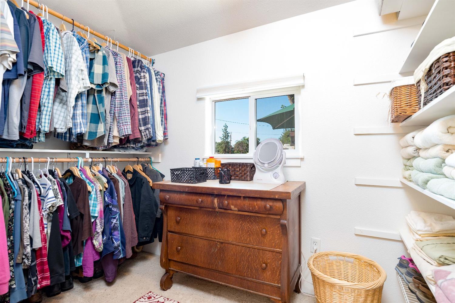 598 West Gregory Road Central Point, OR 97502 - Photo 12 of 30 Additional Photo