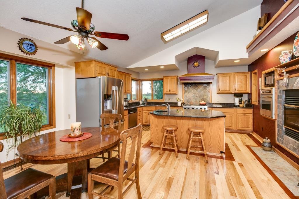 20181 Lake Ridge Drive Prior Lake, MN 55372 - Photo 12 of 45 Gallery Image 12